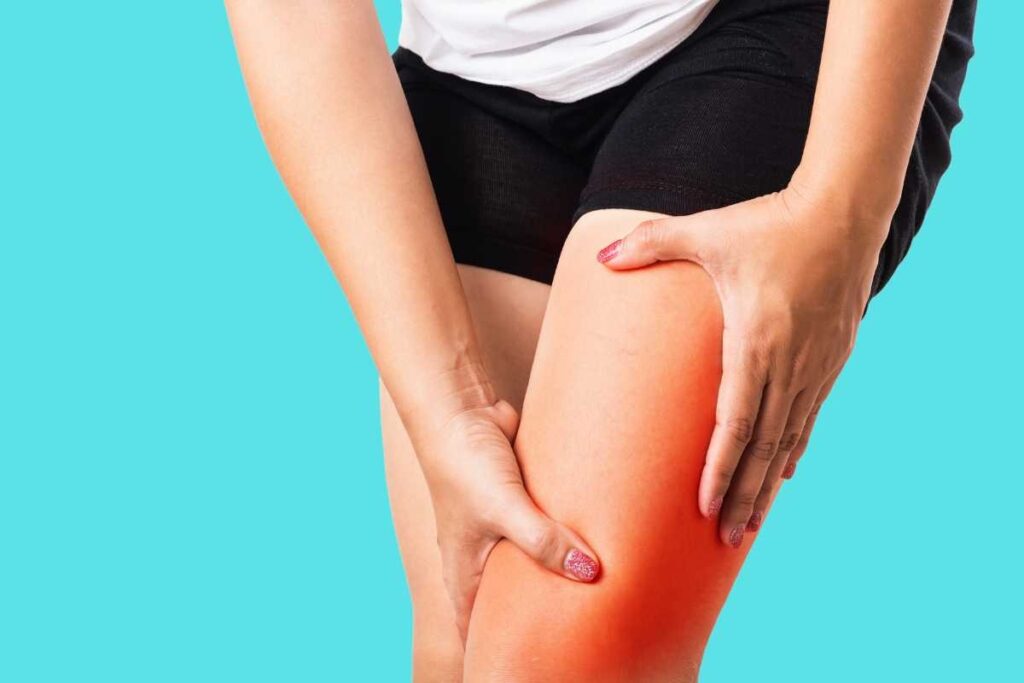 Scopri come alleviare i crampi alle gambe con questi esercizi. Continua a leggere su HealthT.
