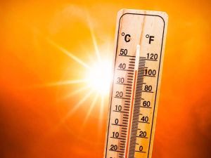 Caldo, oggi 18 città da bollino rosso: mercoledì saliranno a 20