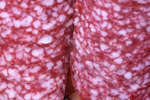 Due salami ritirati dai supermercati: cosa sapere prima di buttarli via